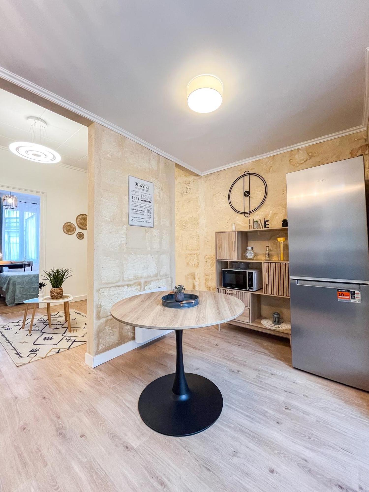 Ferienhaus Echoppe Typique Avec Terrasse Talence